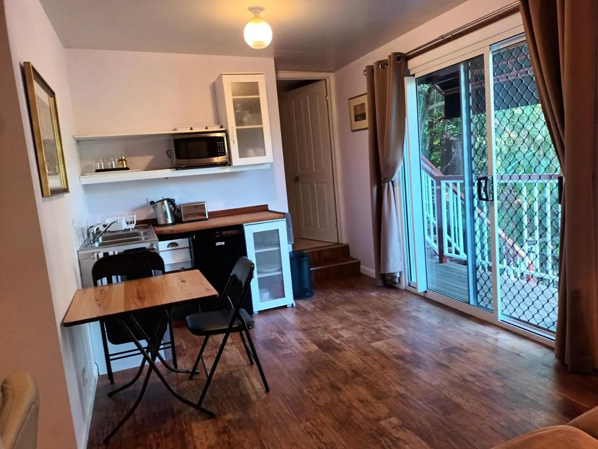Tropical Poolside Retreat Apartment Nelly Bay Australia